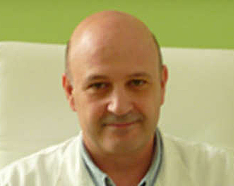 Dr. Antonio Villaminar